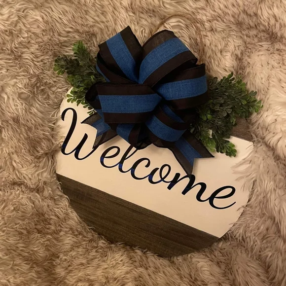 "Thin blue line" Handmade Welcome door Sign - Picture 5 of 6